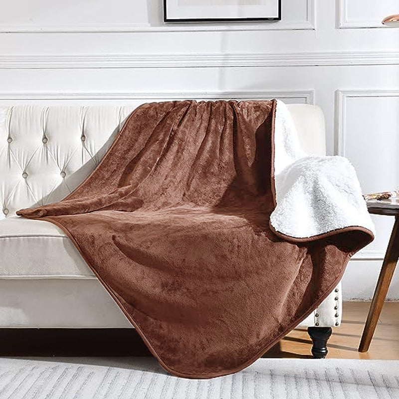 Sherpa flannel pet blanket close-up