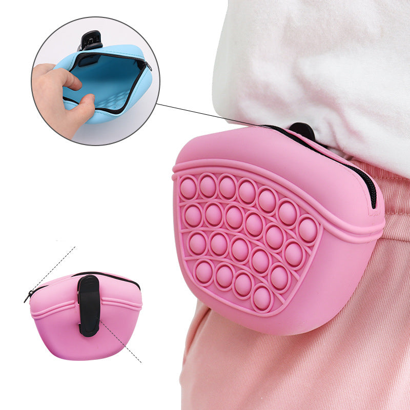 Magnetic-opening treat training bag for dogs