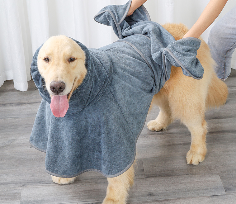 Absorbent pet bathrobe towel fast-drying dog dressing gown in grey