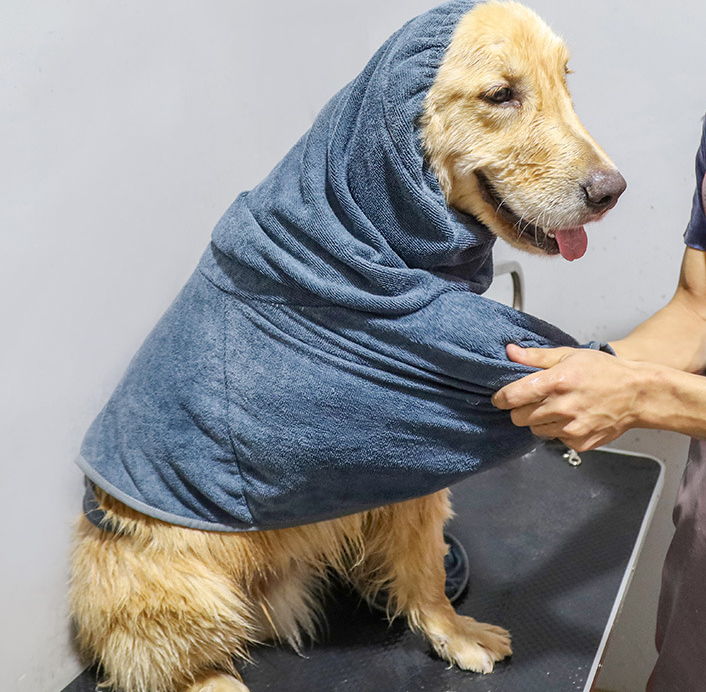 Terry cotton pet drying robe detail